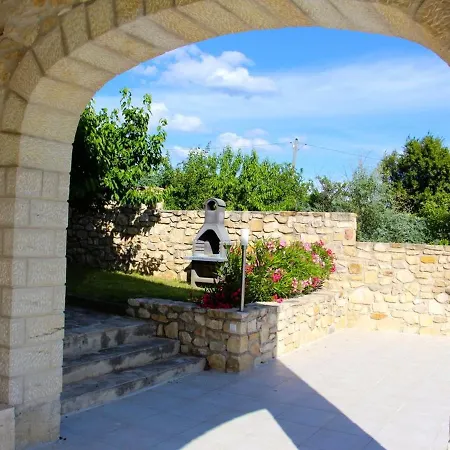 De 5 Chambres Avec Piscine Privee Jardin Clos Et Wifi A Villa *