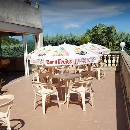 De 5 Chambres Avec Piscine Privee Jardin Clos Et Wifi A Villa *
